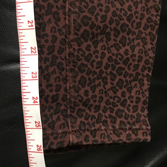 ALIVIA FORD Maternity Printed Cheetah Denim Jeans - Picture 8 of 10